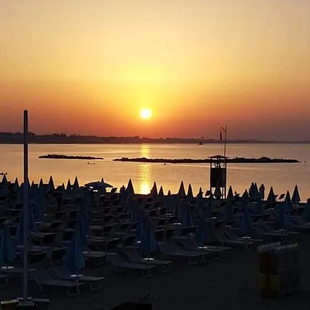 Casa Massimo Con Giardino Fronte Mare Ρίμινι