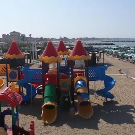 Casa Massimo Con Giardino Fronte Mare Ρίμινι