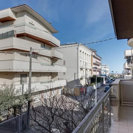 Casa Massimo Con Giardino Fronte Mare