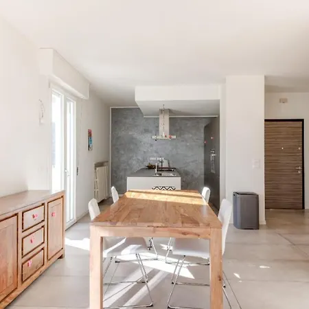 Casa Massimo Con Giardino Fronte Mare