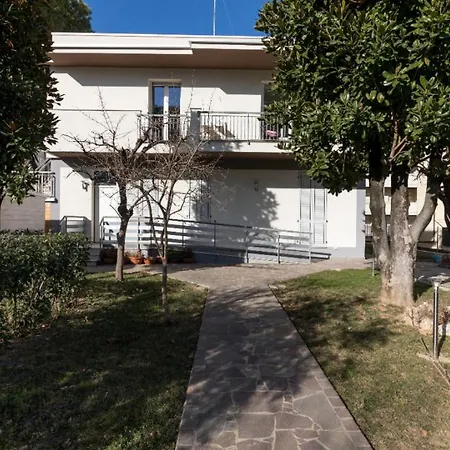 Casa Massimo Con Giardino Fronte Mare Διαμέρισμα