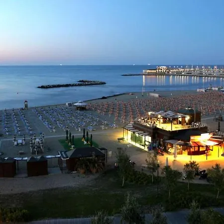 شقة Casa Massimo Con Giardino Fronte Mare ريميني