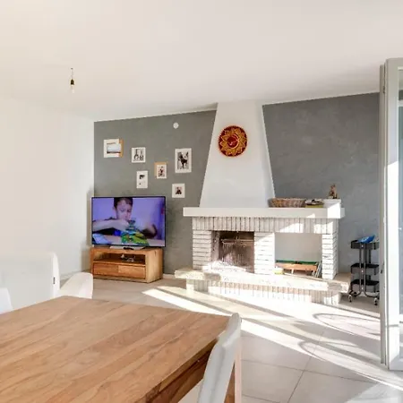 Casa Massimo Con Giardino Fronte Mare